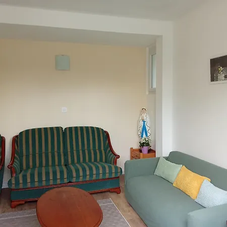 Maison Du Sacre-coeur לורדה